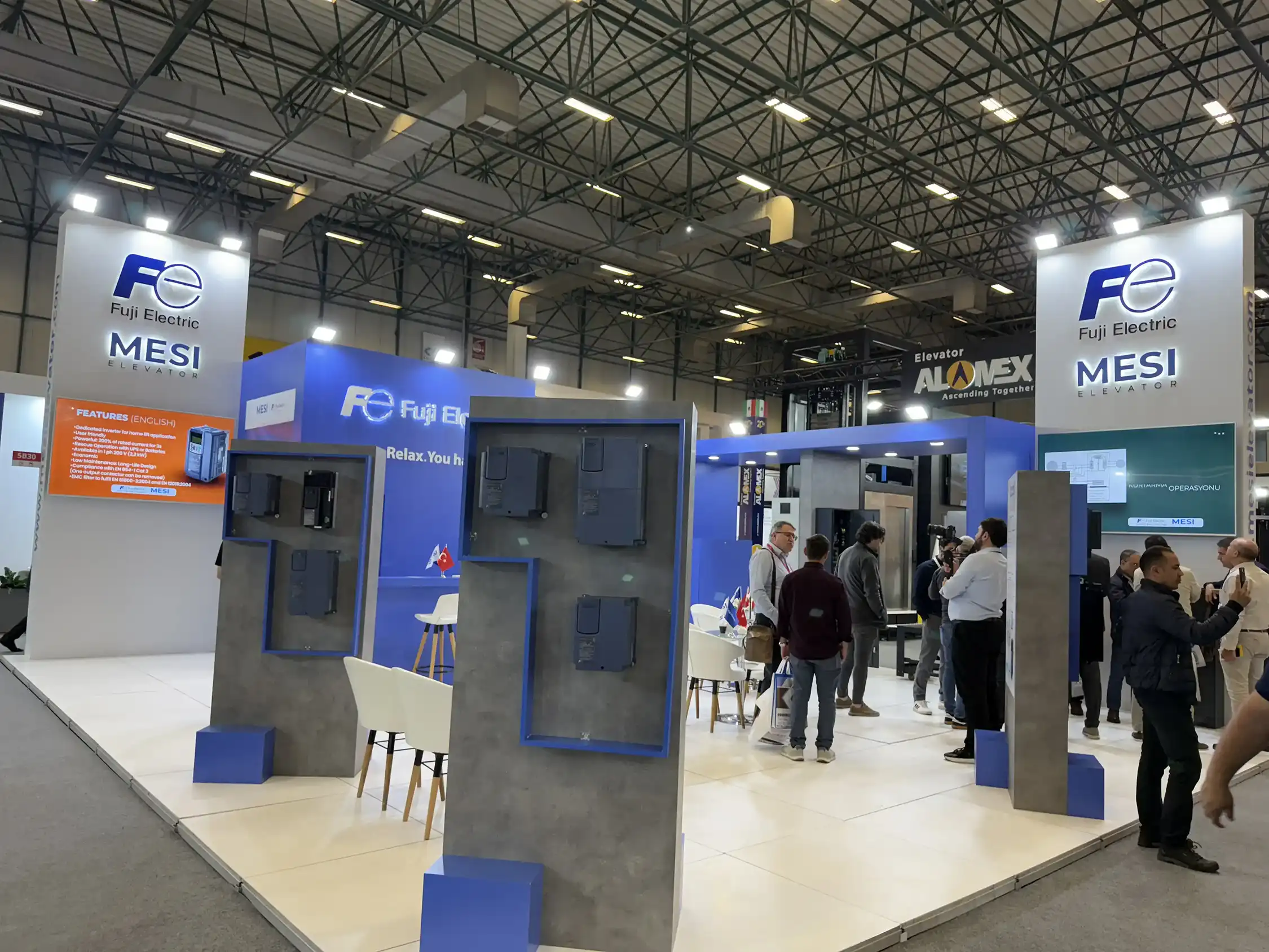 Shines at Asansör Istanbul 2025